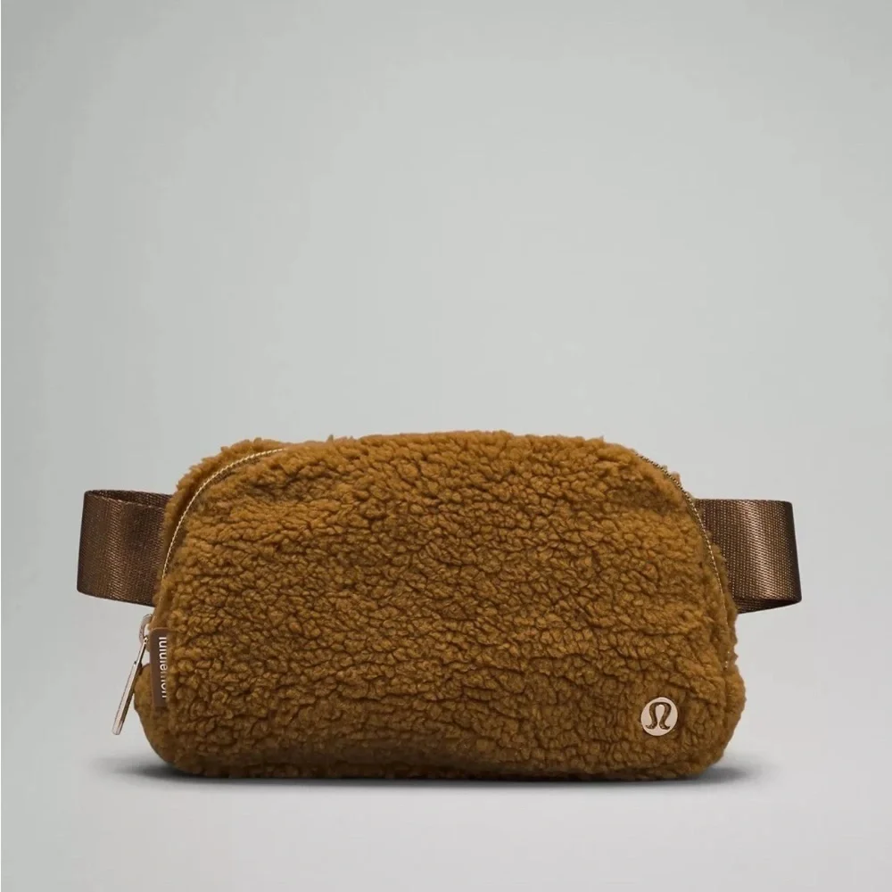Lululemon Fleece Sherpa Everywhere Belt Bag in Burnt Caramel NEW